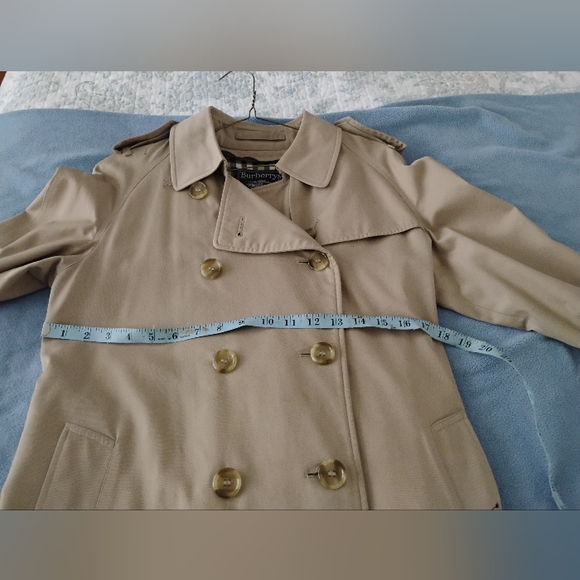 Burberry Beige Trench Coat - Picture 4 of 4